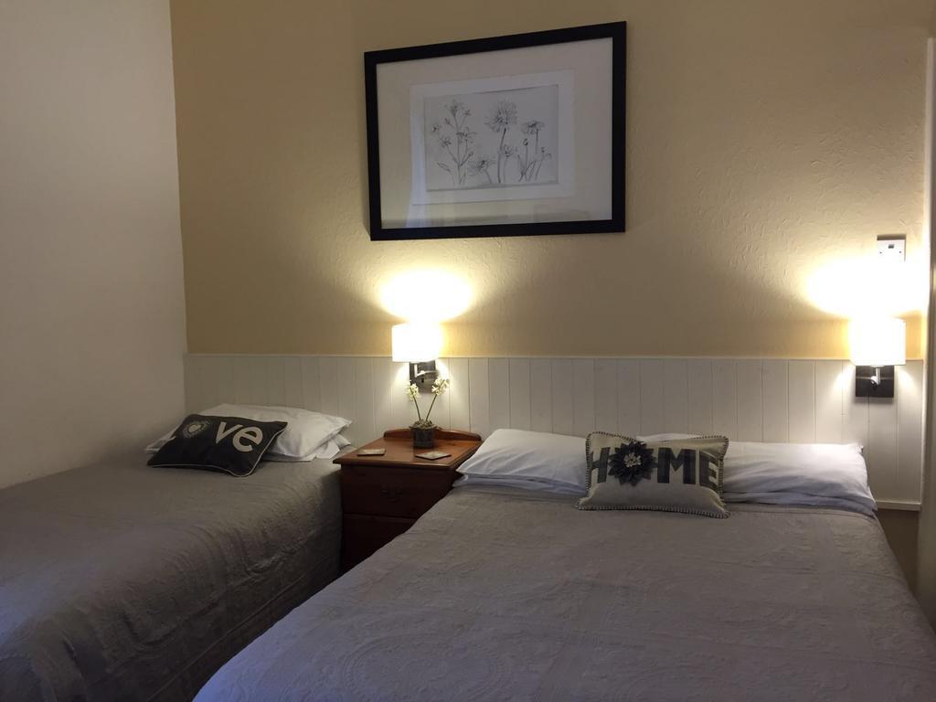 Astonwood Hotel Llandudno Bagian luar foto