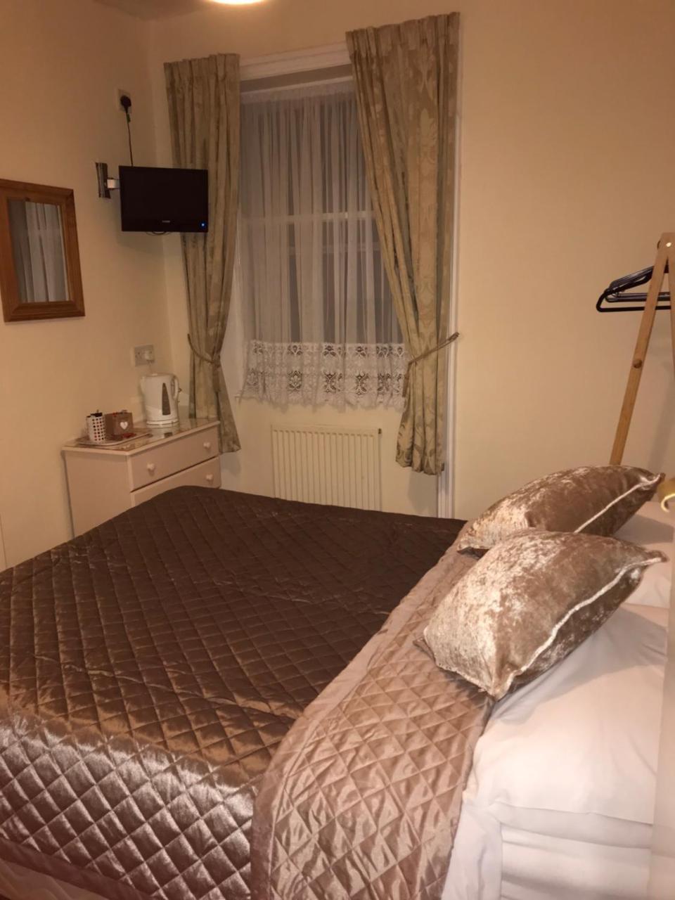Astonwood Hotel Llandudno Bagian luar foto
